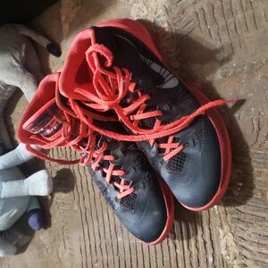 Nike Black and Red Athletic Sneakers